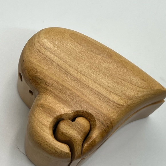 Heart-Shaped Wooden Jewelry Secret Storage Organizer - Picture 4 of 16